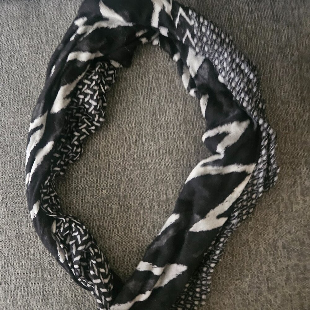 Gorgeous Infinity geometric tribal black and white zebra print lightweight scarf